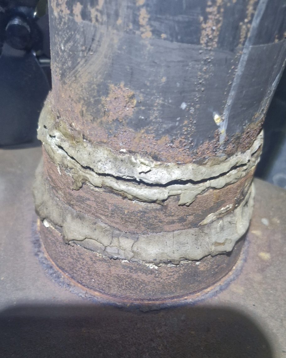 A Dangerous stove collar and flue